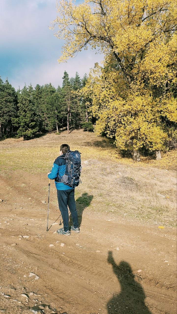 Туристическа раница „Forest Tales“ 60 + 5 литра – лека, удобна, водоотблъскваща. Тъмно синьо. - Image 8